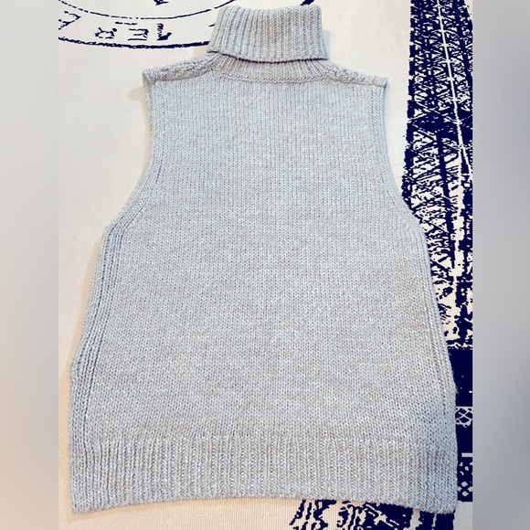 *NWOT* BANANA REPUBLIC SLEEVELESS HIGH/LOW TURTLE NECK SWEATER IN SEA FOAM SZ:XS - Picture 4 of 6